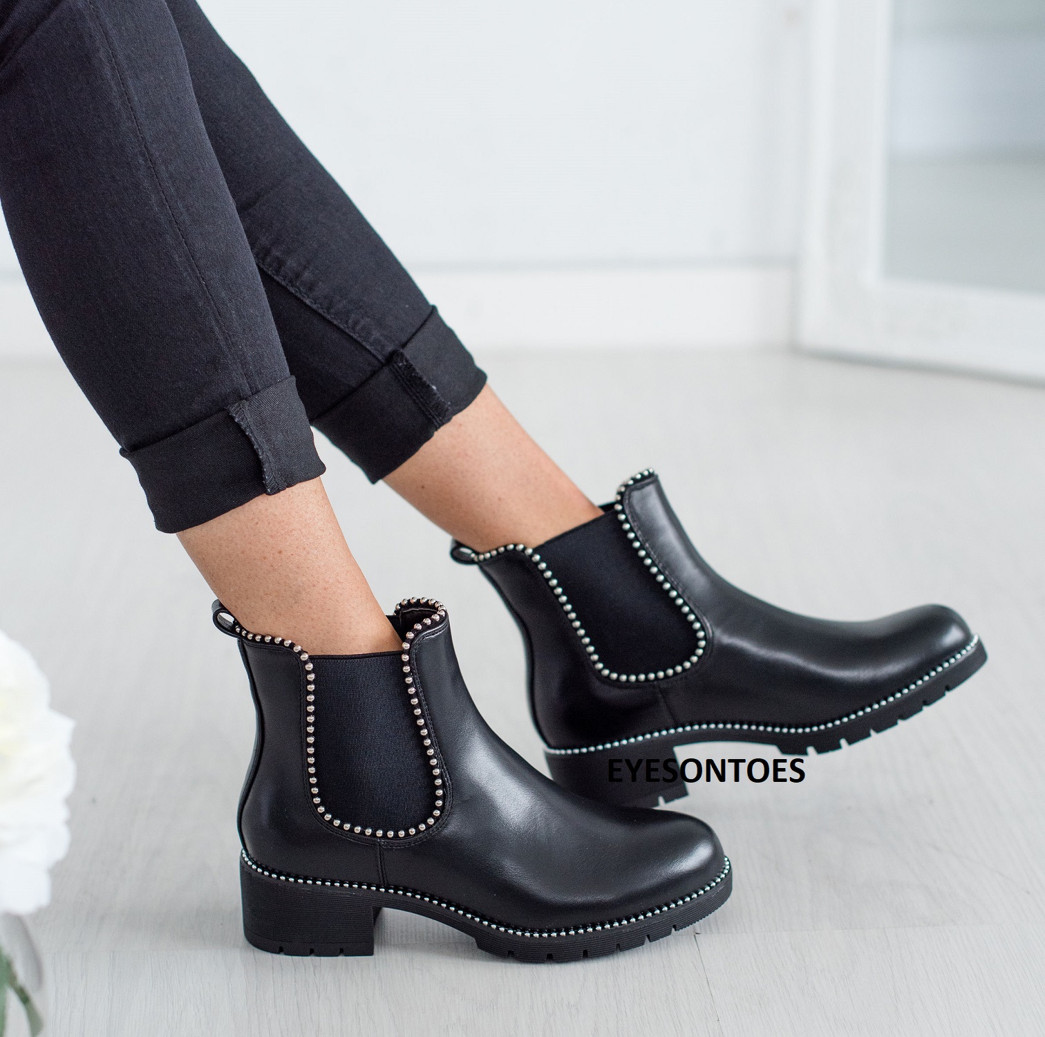 flat sole chelsea boot